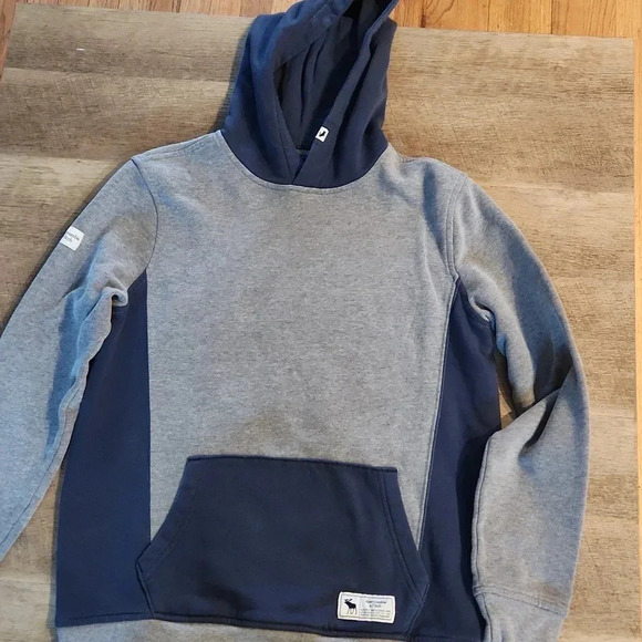 Abercrombie Hooded Sweatshirt. Size 15/16. - Picture 1 of 5